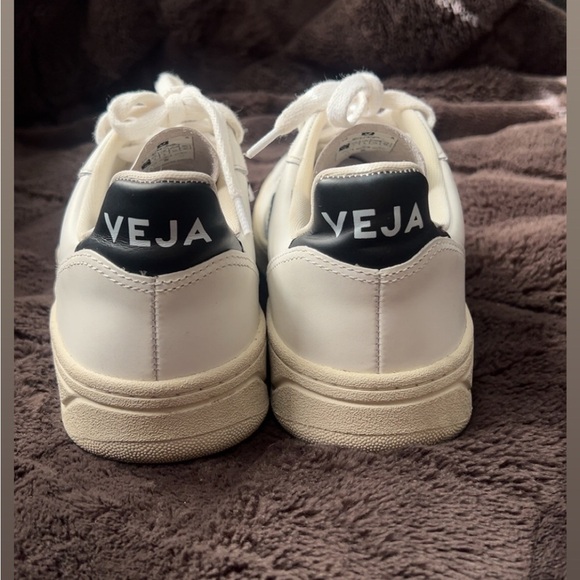 Veja Women's White and Black Sneakers - Picture 2 of 9